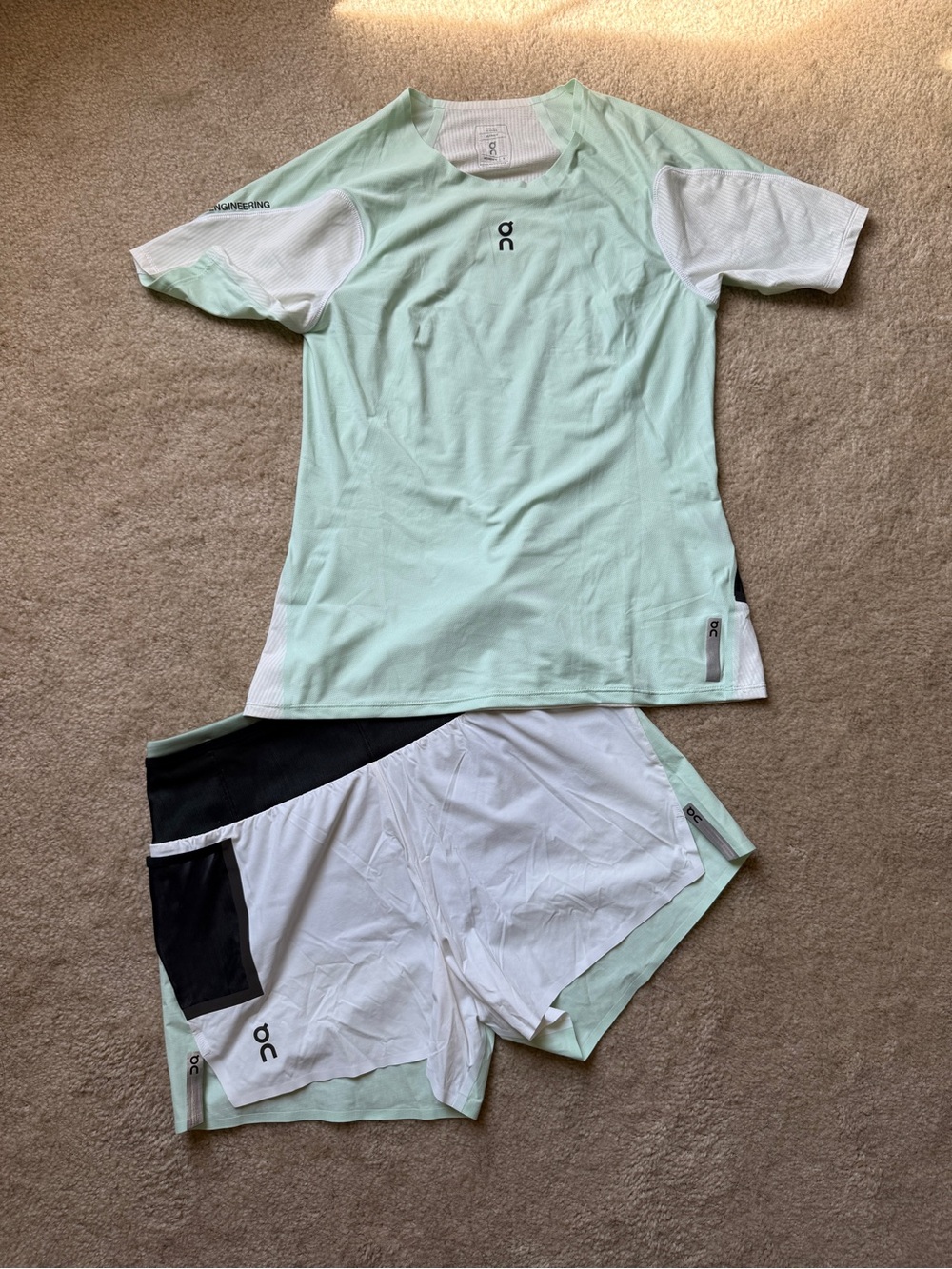 On Running Ultra Trail Kit Women's Small Shirt and Shorts Set *new* without tags